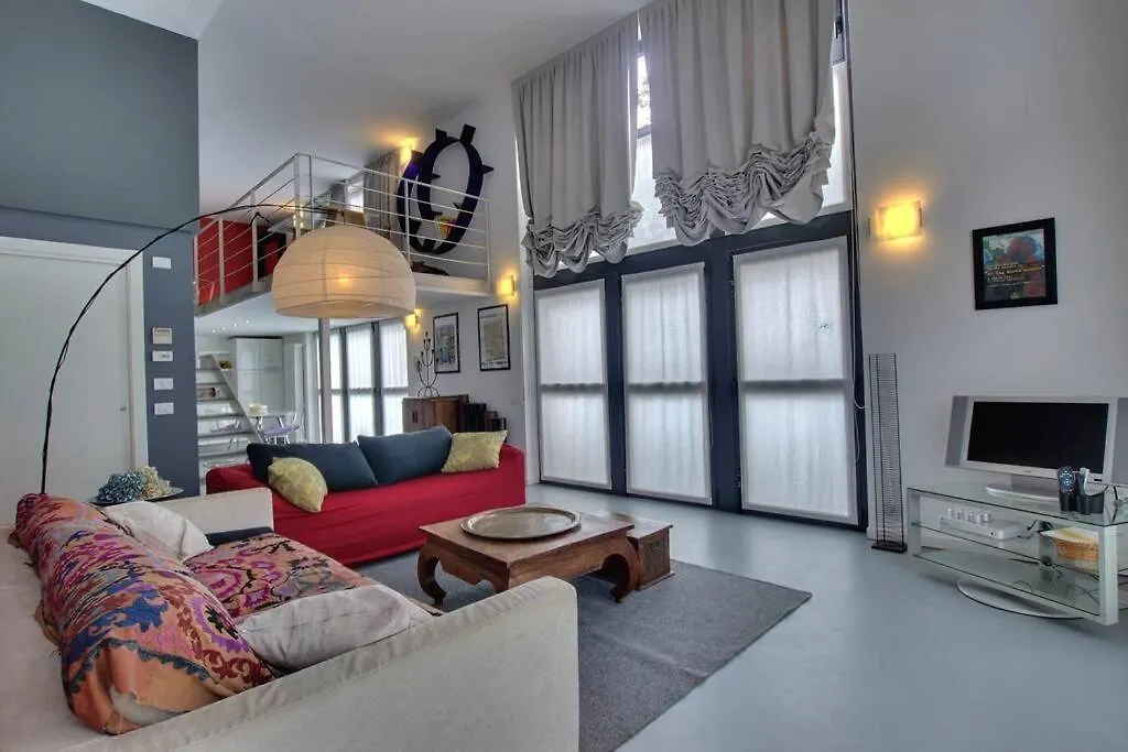 アパート Milan Design Loft - 5 Mins From Fondazione Pradaアパートメント