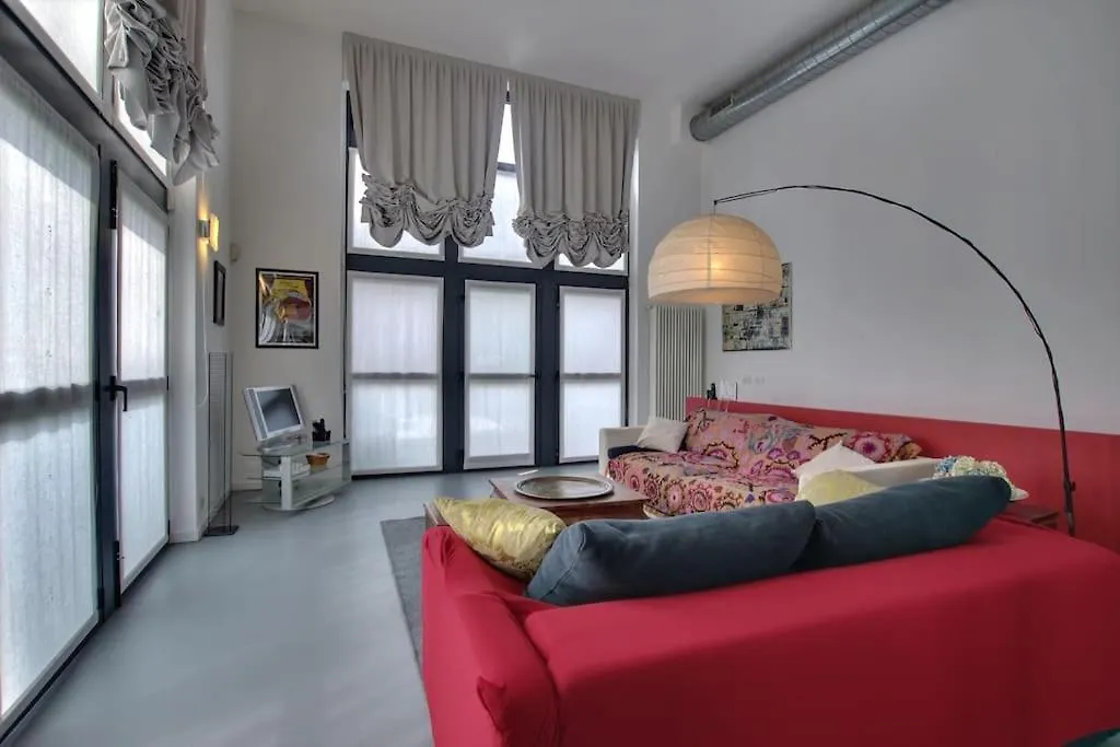 Milan Design Loft - 5 Mins From Fondazione Pradaアパートメント